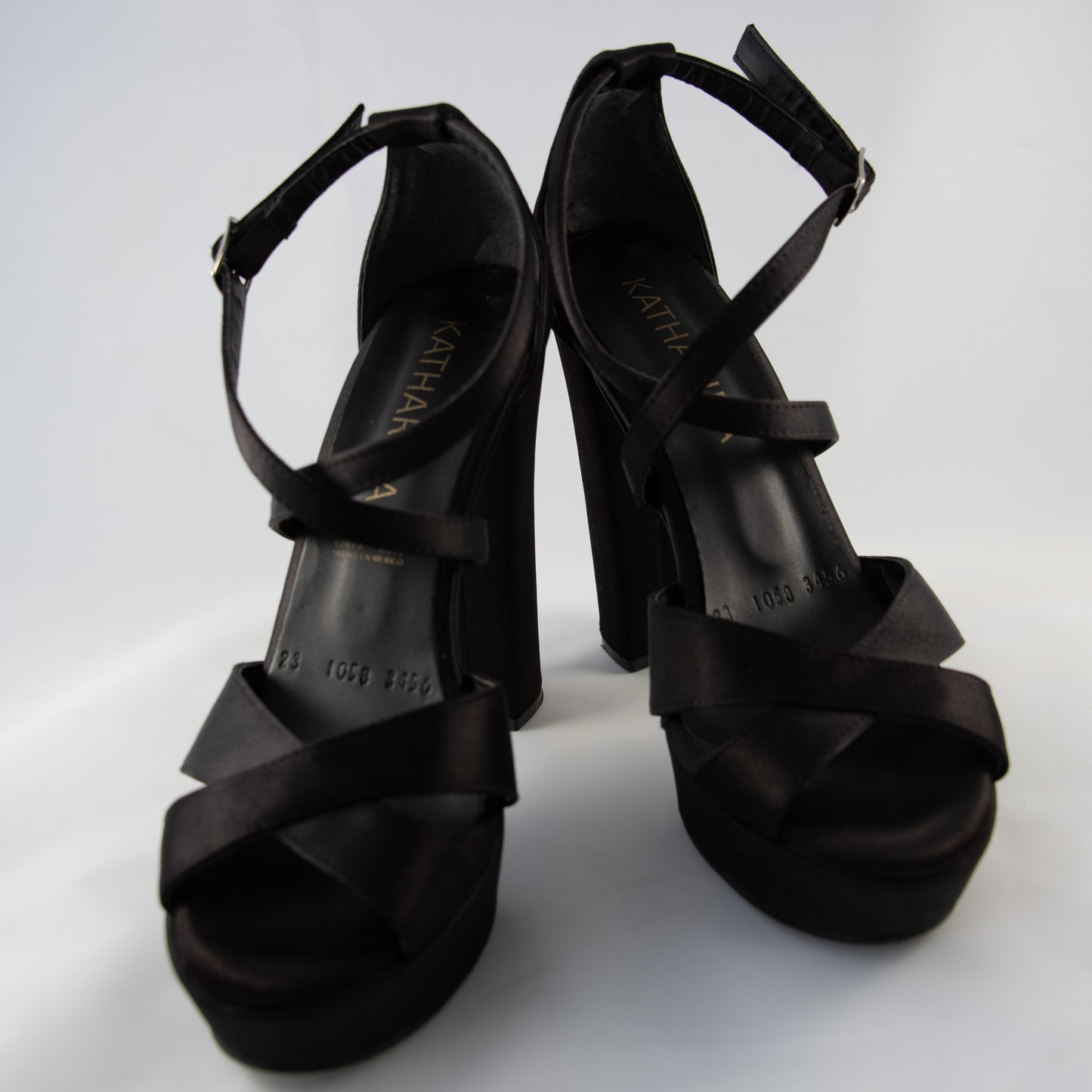 Victoria negro - Tacon alto