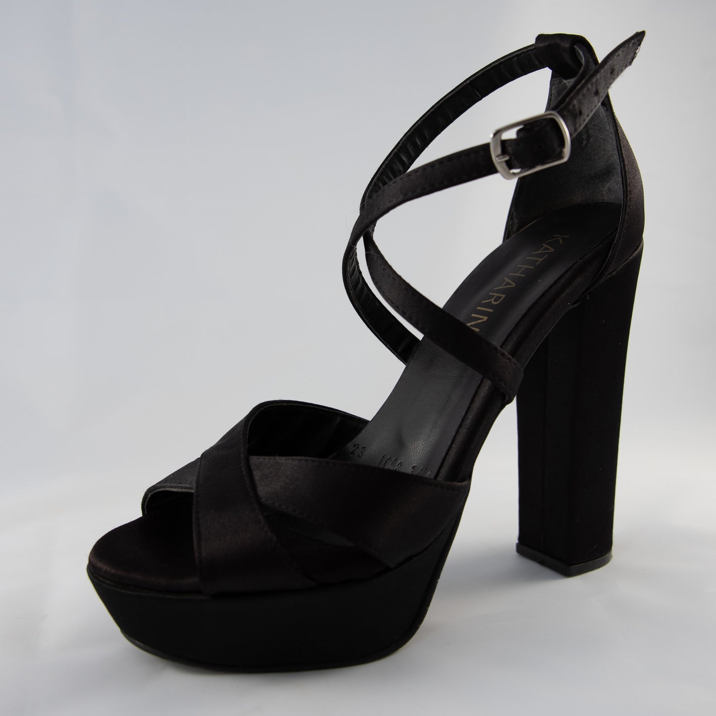 Victoria negro - Tacon alto