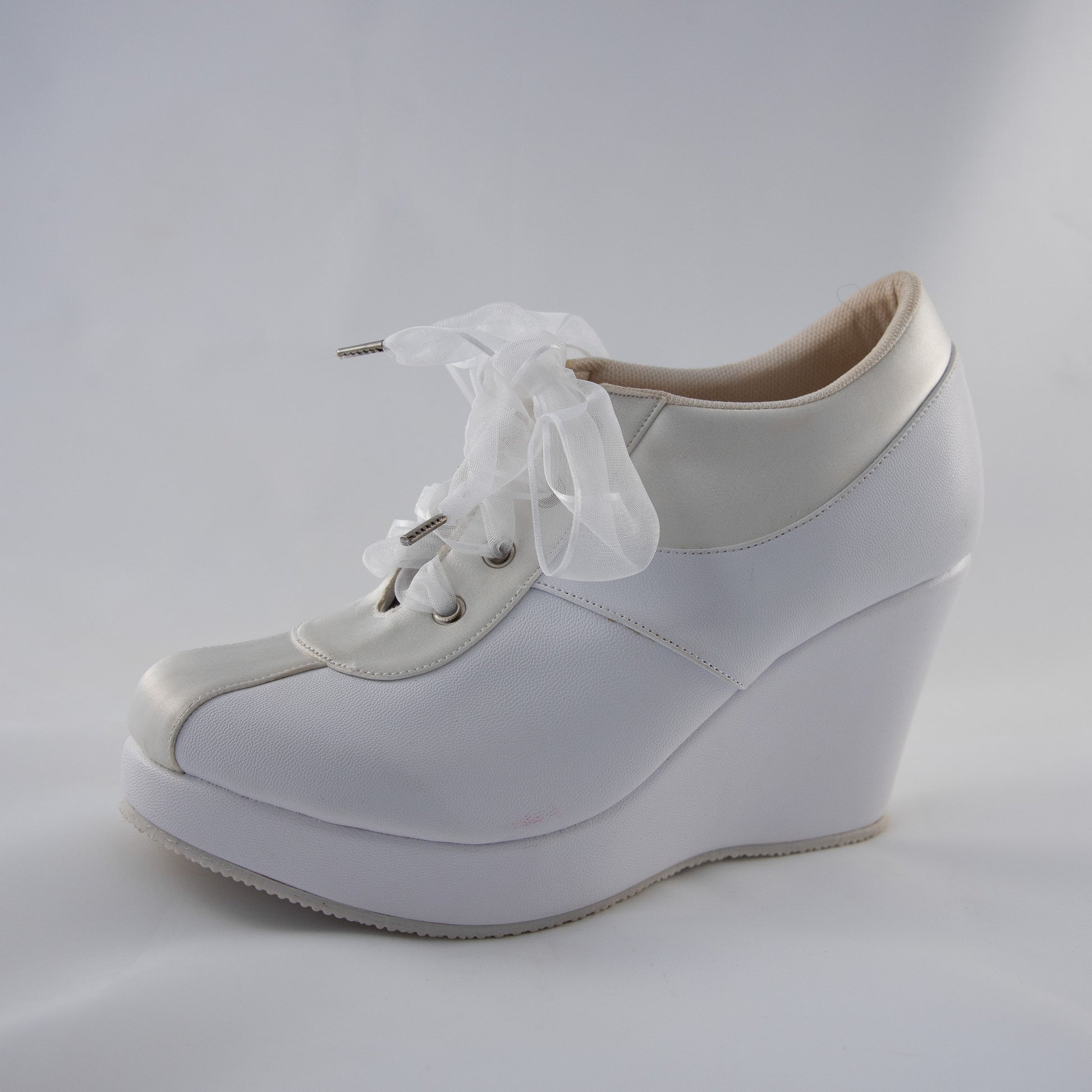 Bridal Sneaker Plataforma – Katharina Shoes